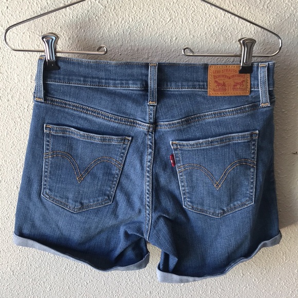 Levi Strauss Denim Shorts Size 26 - Picture 2 of 6